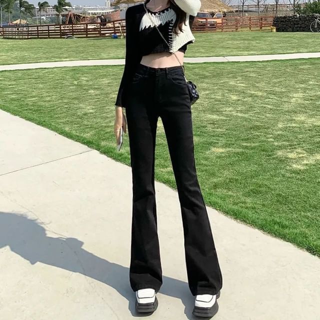 Flared High Jeans Waist