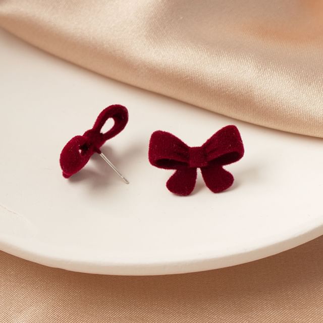 On / Earring Clip Bow Stud
