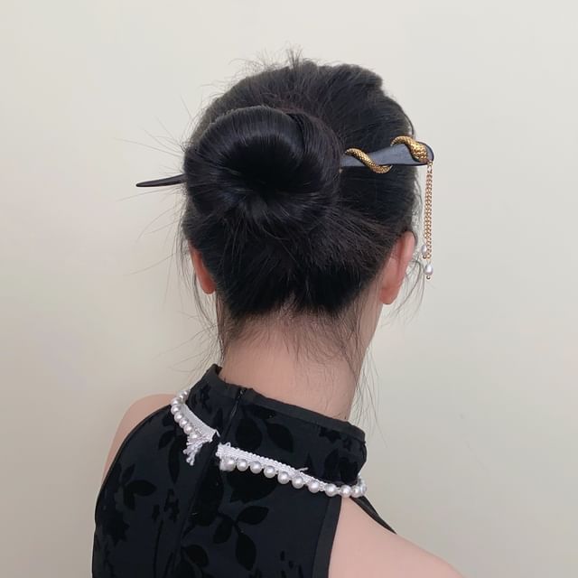 Stick Hair Faux Fringed Pearl Snake