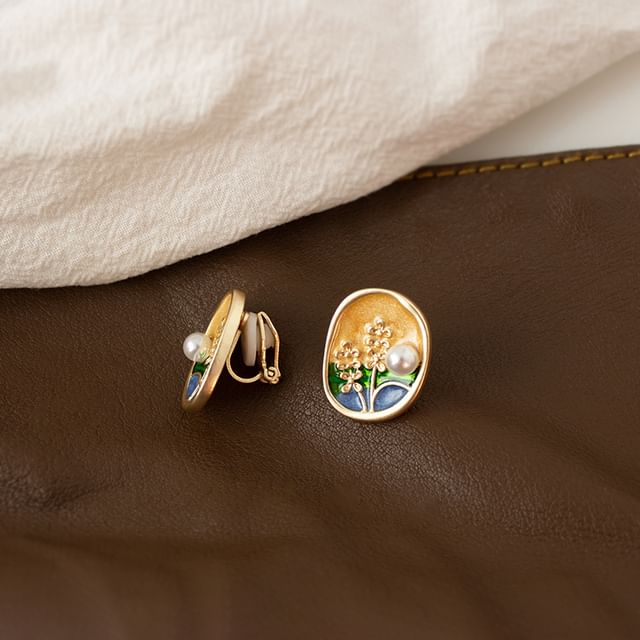 Enamel Pearl Earring / Faux Clip On Stud