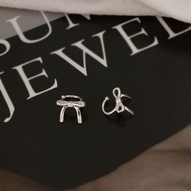 / Stud Clip Earring On Bow