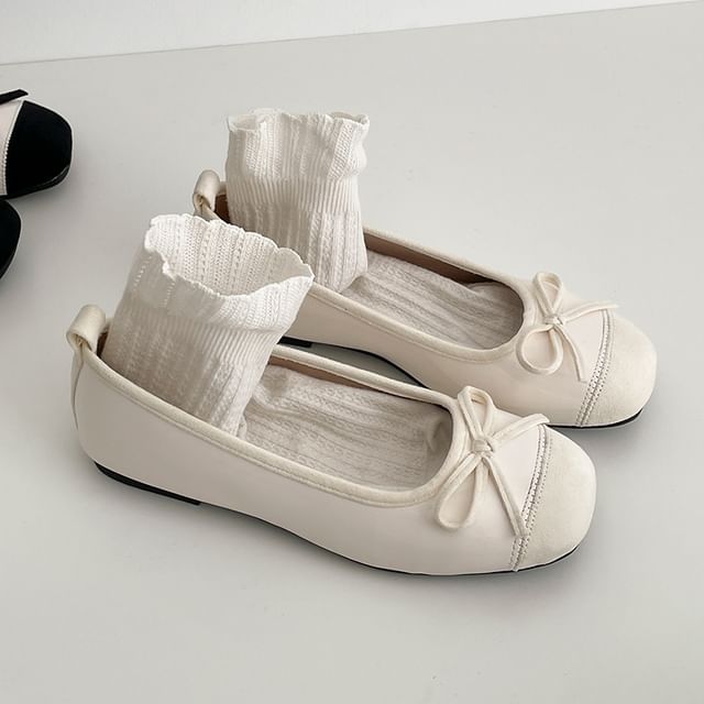 Patent Flats Leather Bow