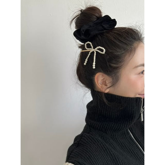 Faux Hair Alloy Pin Pearl