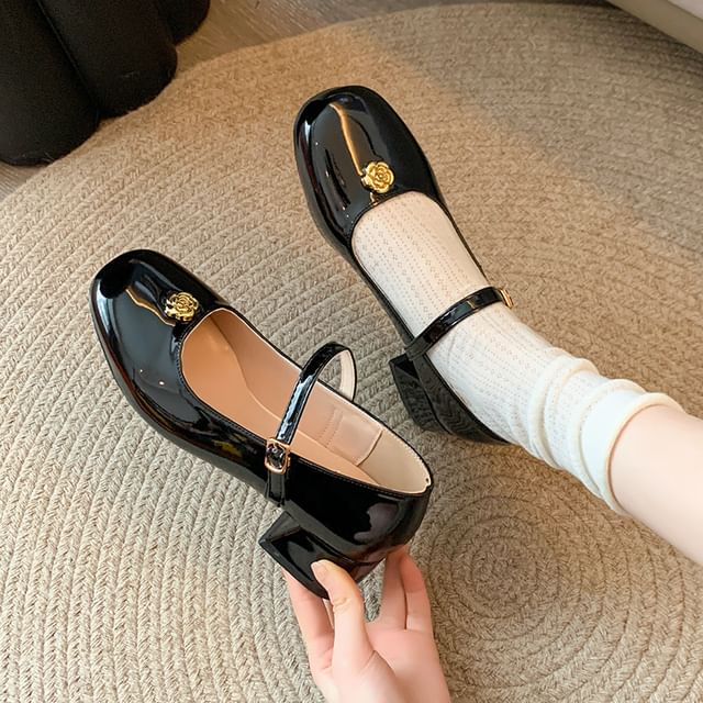 Chunky Flower Heel Patent Mary Accent Jane Leather Pumps