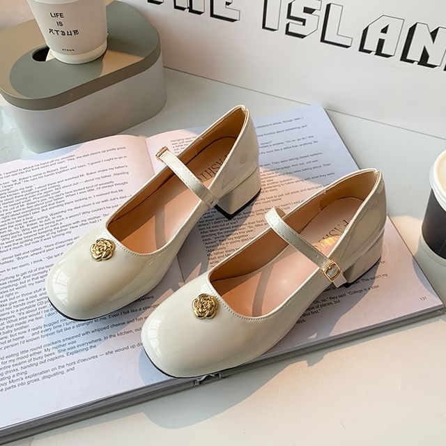 Chunky Flower Heel Patent Mary Accent Jane Leather Pumps