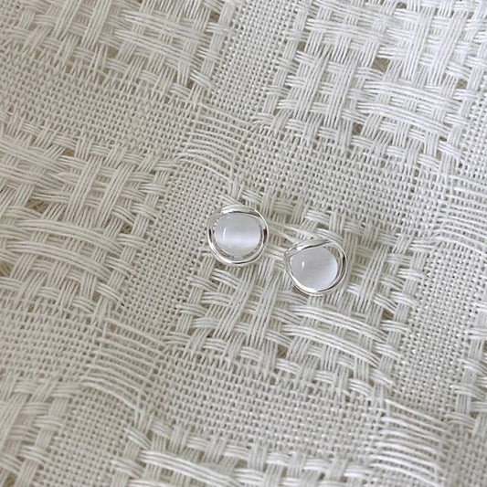 Faux Stud Eye Cat Alloy Stone Earring