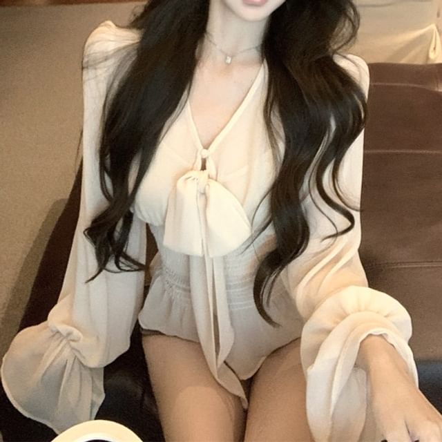 Bow + Set: Camisole Peplum Long V-Neck Top Plain Sleeve Blouse
