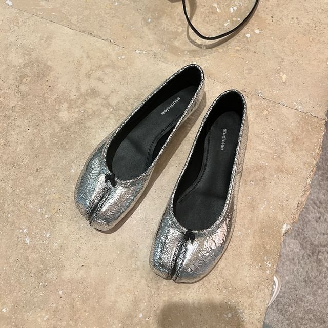 Toe Genuine Leather Metallic Split Flats