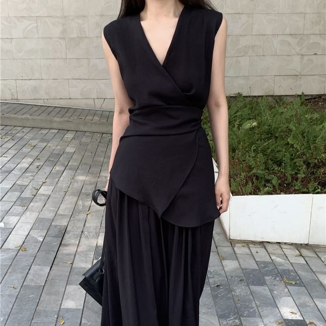 + Waist Set: V-Neck Tank A-Line Maxi Elastic Top Plain Skirt Asymmetrical