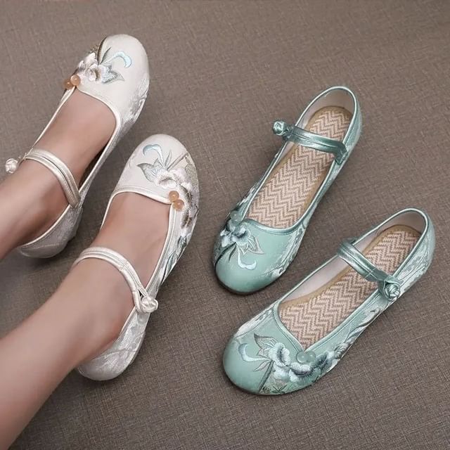 Shoes Embroidered Block Heel