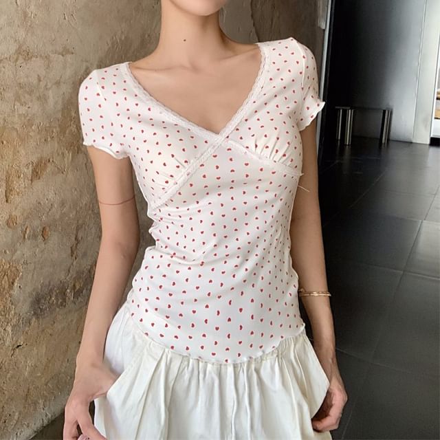 Tee Print V-Neck Slim Trim Short-Sleeve Fit Lace