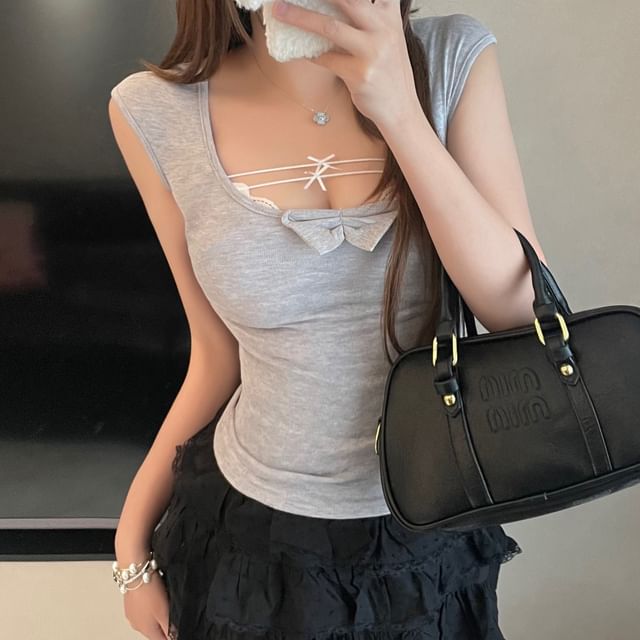 Bow T-Shirt Top Scoop Bra Neck Lace Panel Fit / Slim Cap-Sleeve