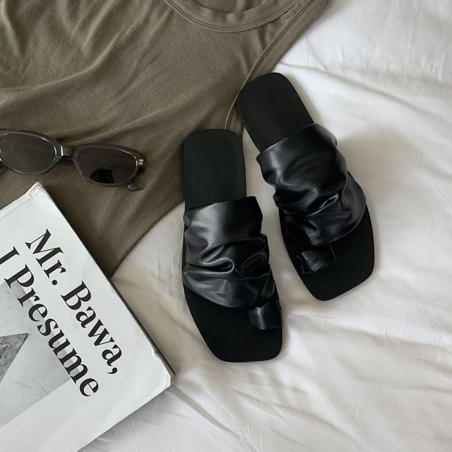 Loop Flat Slide Toe Sandals