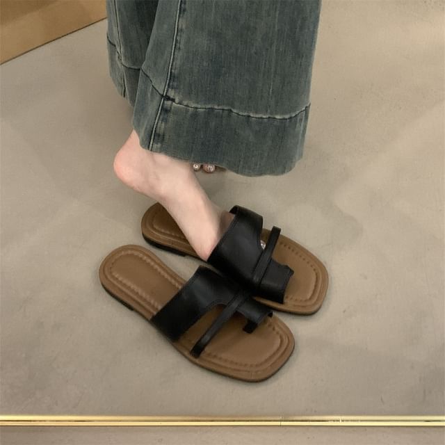 Toe Slide Loop Sandals Flat