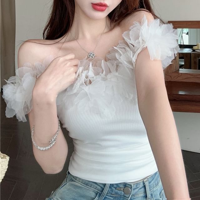 Off-Shoulder Detail T-Shirt Flower Plain