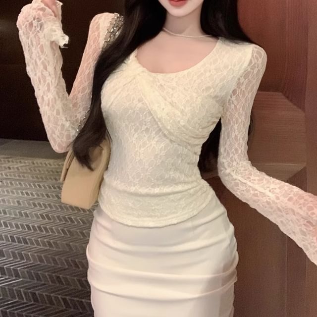 U-Neck Long-Sleeve Lace Top