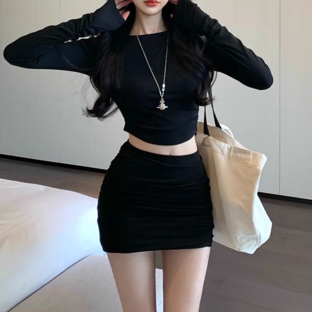 Set: Plain Long-Sleeve Mini Skirt Crop + T-Shirt