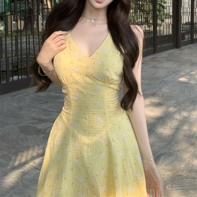 Sleeveless V-Neck Sundress Floral Midi