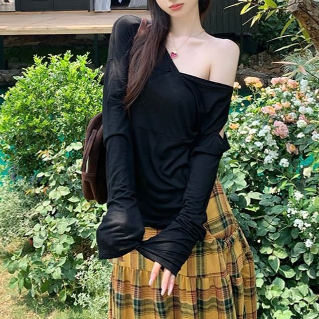 Plain Long-Sleeve Asymmetrical T-Shirt One-Shoulder