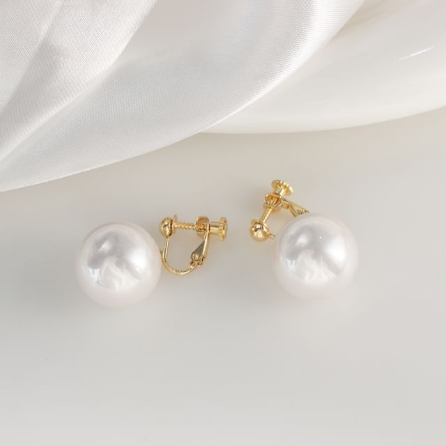 Pearl Faux Clip-On Drop / Earring