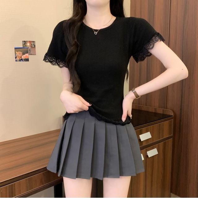 Crewneck Short-Sleeve Lace Tee Plain Trim