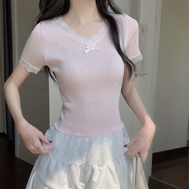 Short-Sleeve Lace Plain Trim Knit Top V-Neck