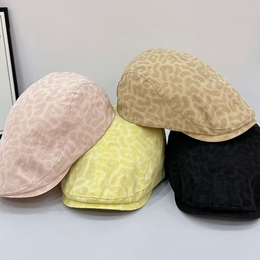 Flat Leopard Cap Print