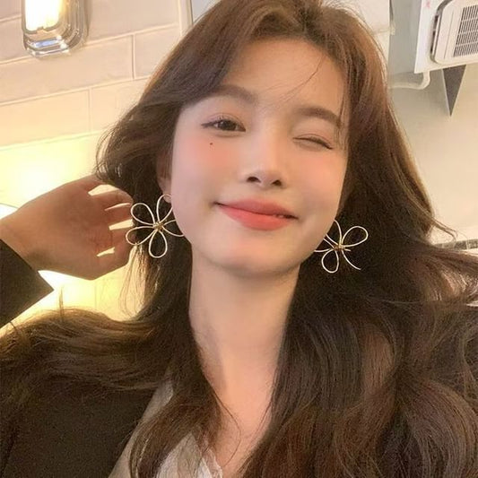 Wirework Alloy Floral Stud Earring