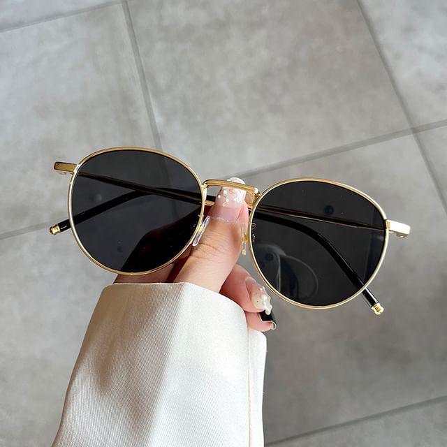 Round Frame Metal Sunglasses