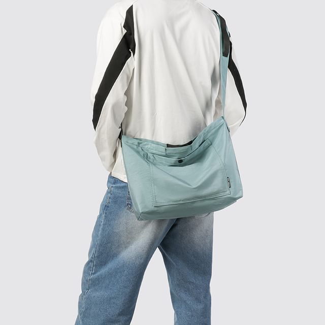 Zip Messenger Bag Lightweight Plain