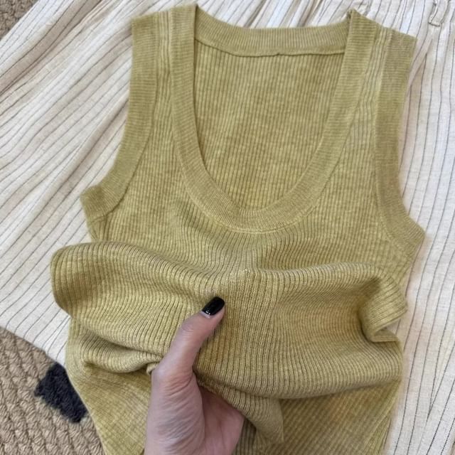 Scoop Neck Top Plain Knit Tank