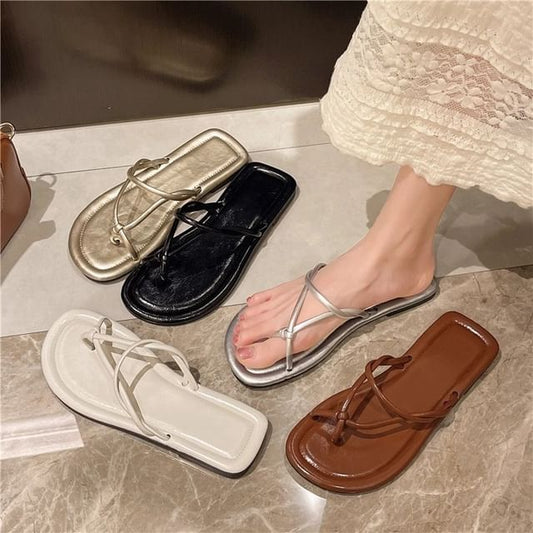 Flip-Flops Strappy Knot