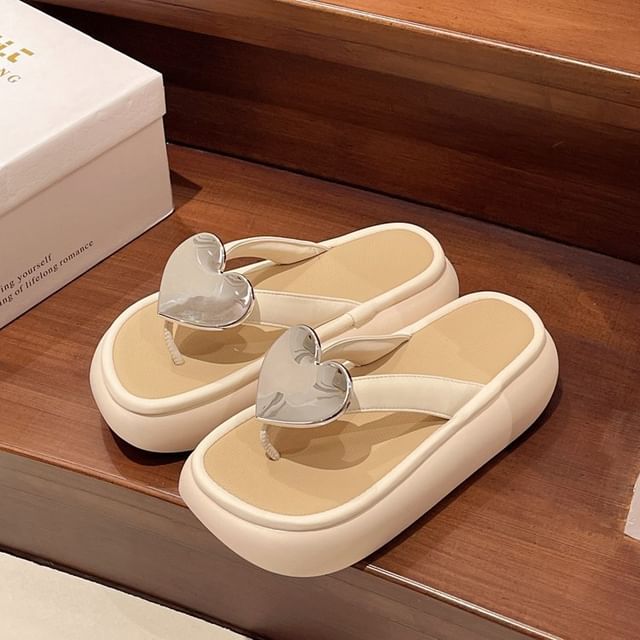 Flops Accent Flip Heart Platform