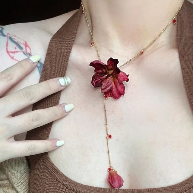 Petal Alloy Necklace Lariat