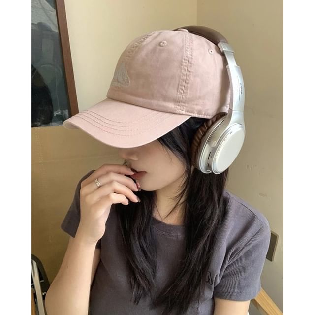 Embroidered Baseball Cap Mountain