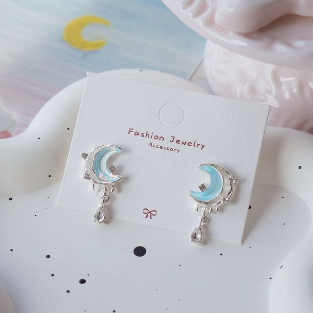 Earring Asymmetrical Stud