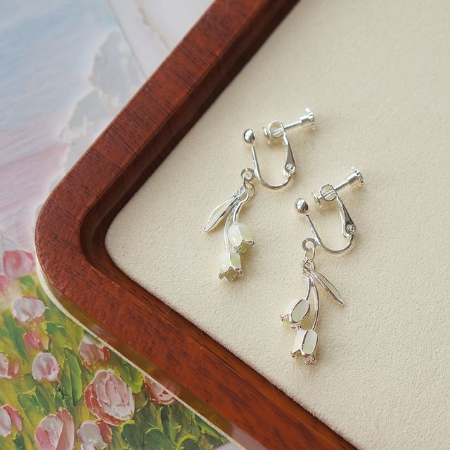 Clip Dangle Tulip On Earring /