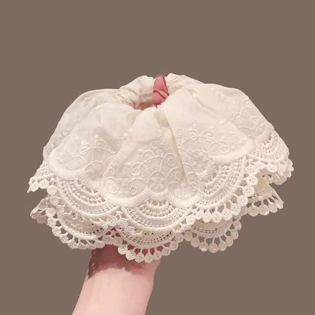 Scrunchie Trim Ruffle Lace