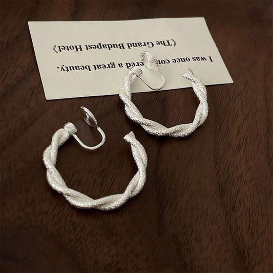 Twisted Earring Huggie