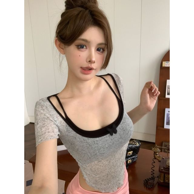 Neck Short-Sleeve Set: Camisole + Top Square