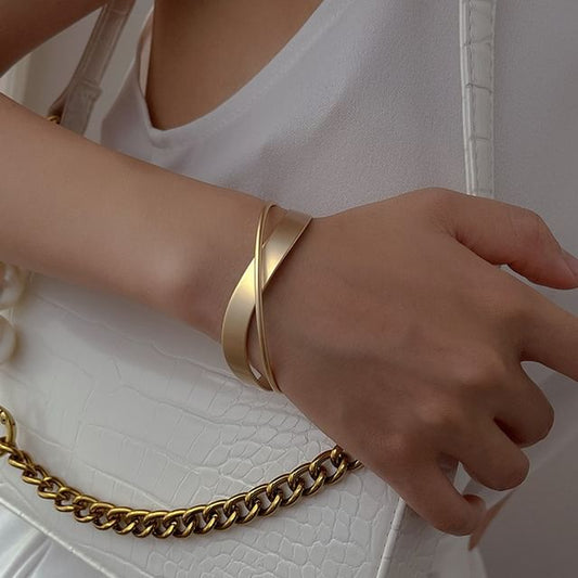 Plain Bangle Cross