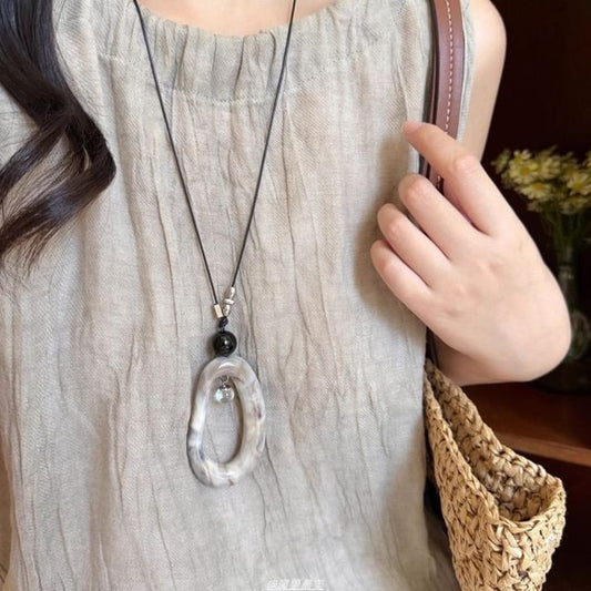 Irregular Cord Pendant Resin Hoop Necklace