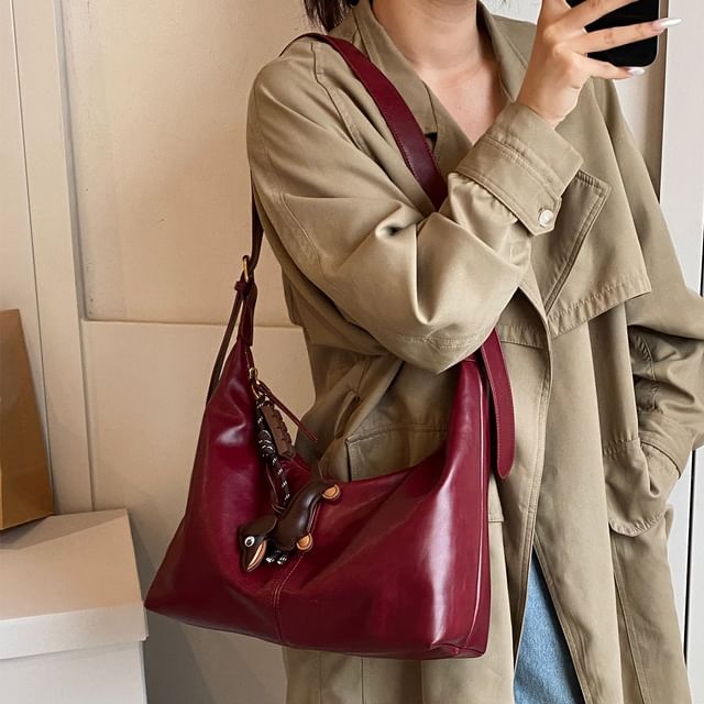 With Plain Charm Leather Bag Crossbody Faux