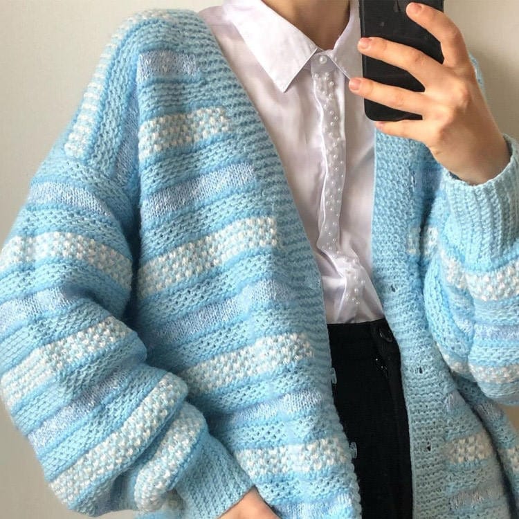 Cardigan en tricot à rayures bleues