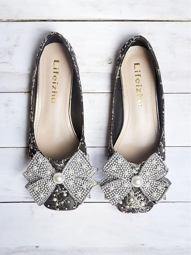 and Black – Bow Pearl-Embellished Pumps with Detail Gold