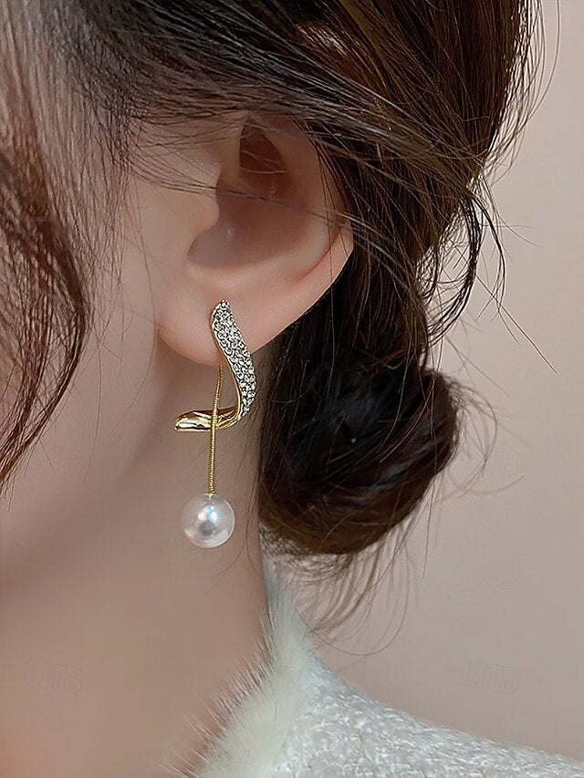 Gold-Plated Detailing Elegant Earrings Pearl Crystal – with