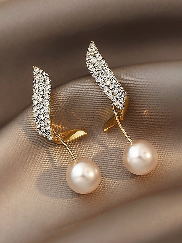 Gold-Plated Detailing Elegant Earrings Pearl Crystal – with