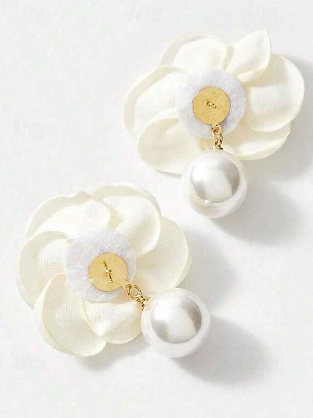 Flower with Women's Earrings Elegant Faux Pearl Stud Drop